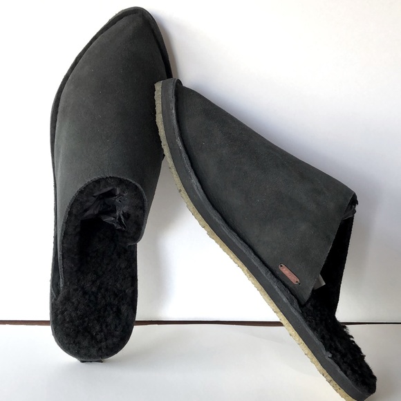 Free People Shoes - ❤️HP❤️Free People Cozy Sherpa Nova Flats Mules/cozy slippers NEW in BOX